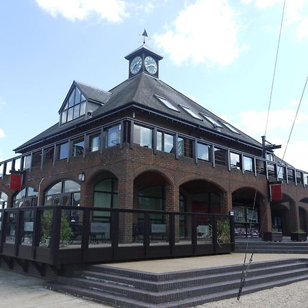 Boathouse Hotel Hythe  Buitenkant foto