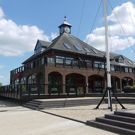 Boathouse Hotel Hythe  Buitenkant foto