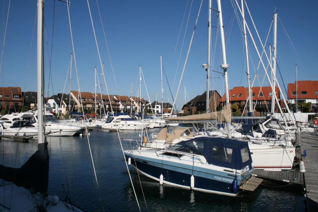 Boathouse Hotel Hythe  Buitenkant foto