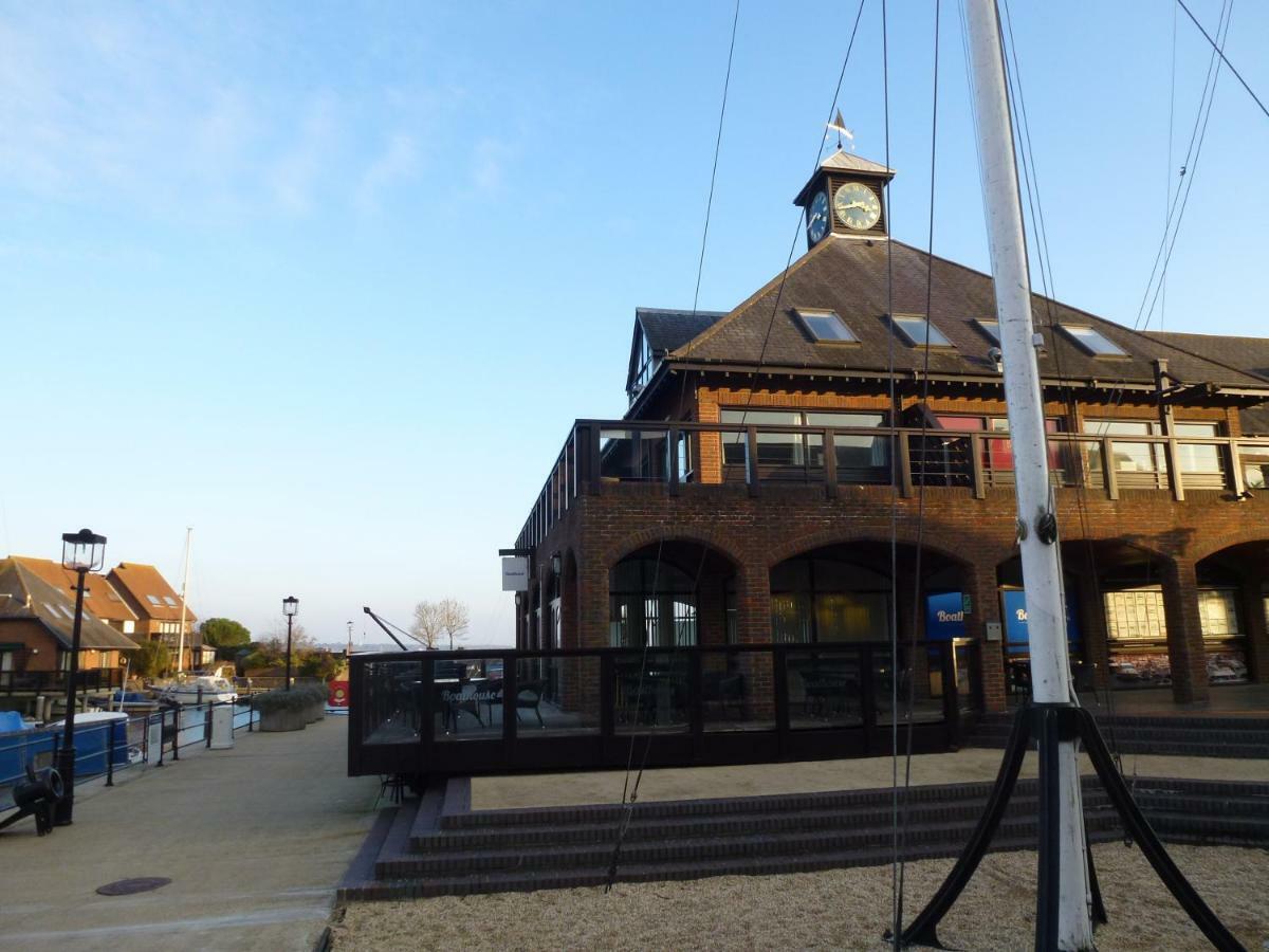 Boathouse Hotel Hythe  Buitenkant foto