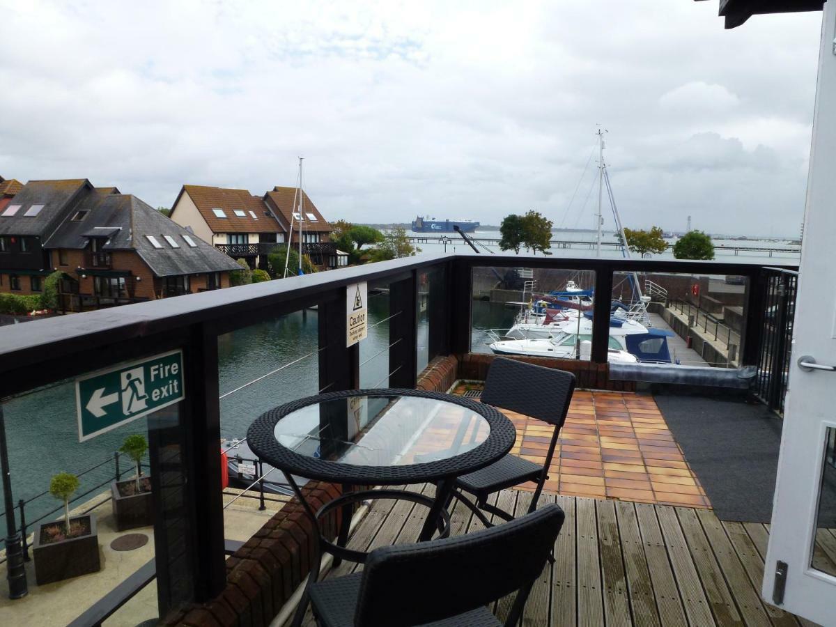 Boathouse Hotel Hythe  Buitenkant foto